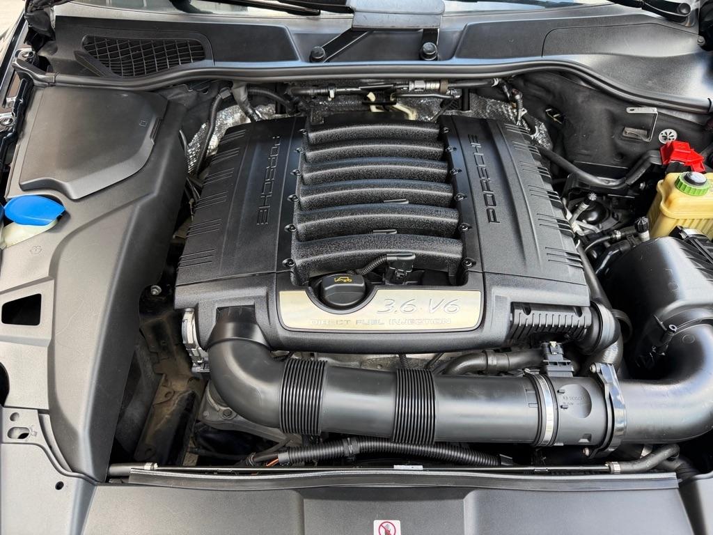 Porsche Cayenne Base 2014