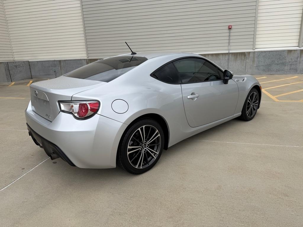 Scion FR-S 6MT 2013