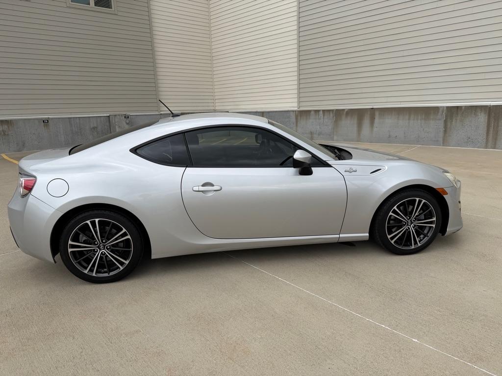 Scion FR-S 6MT 2013
