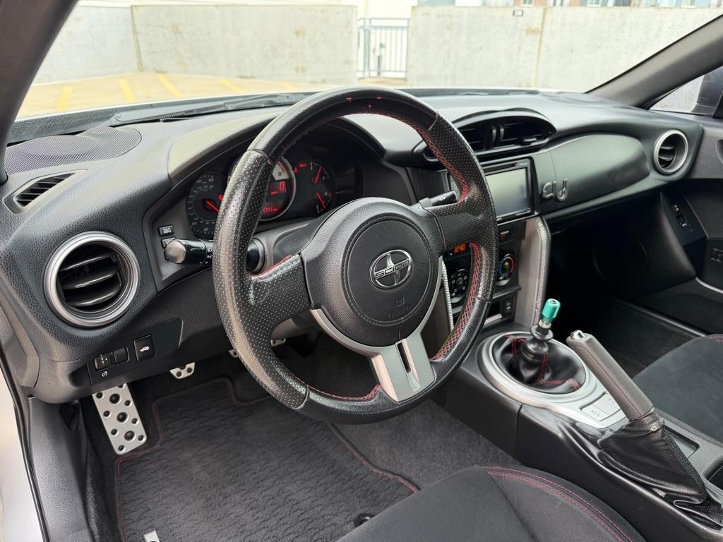 Scion FR-S 6MT 2013