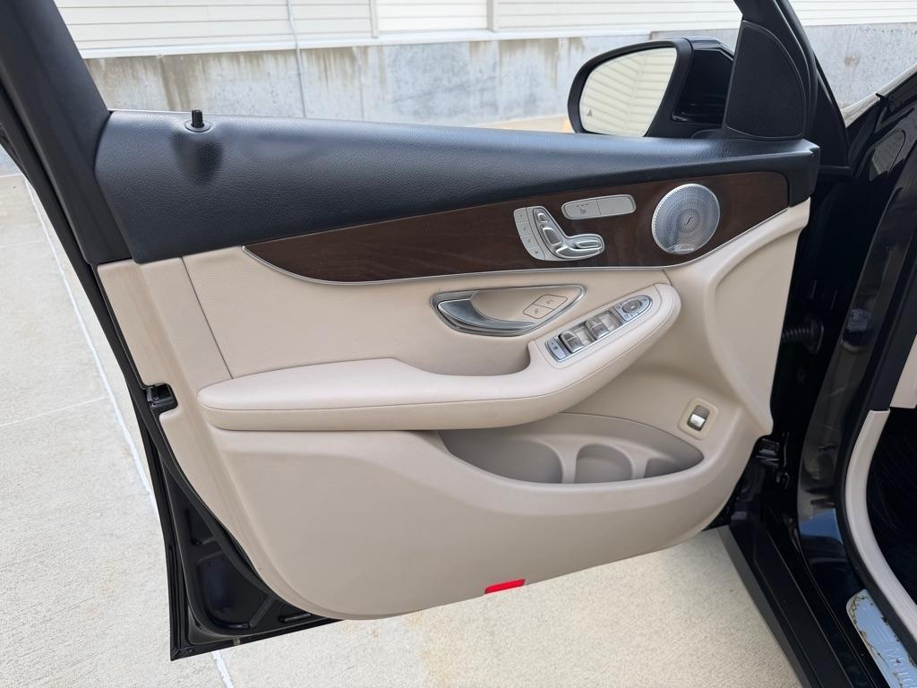 Mercedes-Benz GLC-Class GLC300 4MATIC 2019