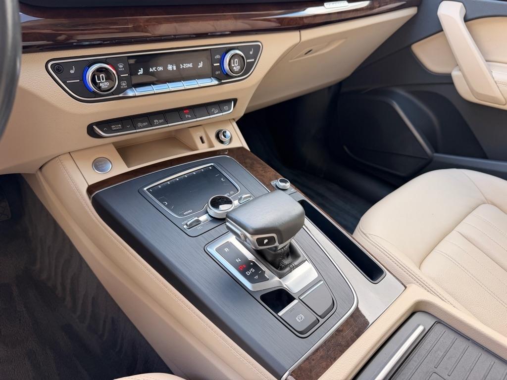Audi Q5 2.0T Premium Plus quattro 2020