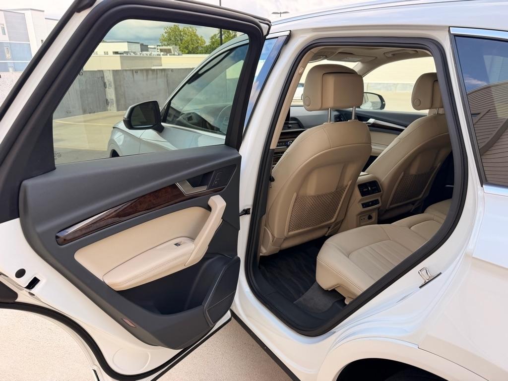 Audi Q5 2.0T Premium Plus quattro 2020