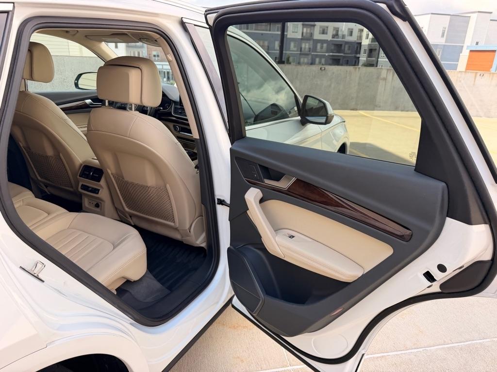 Audi Q5 2.0T Premium Plus quattro 2020