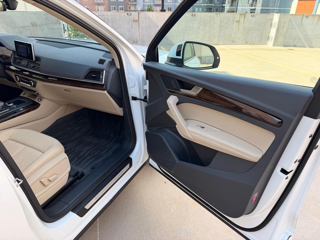 Audi Q5 2.0T Premium Plus quattro 2020
