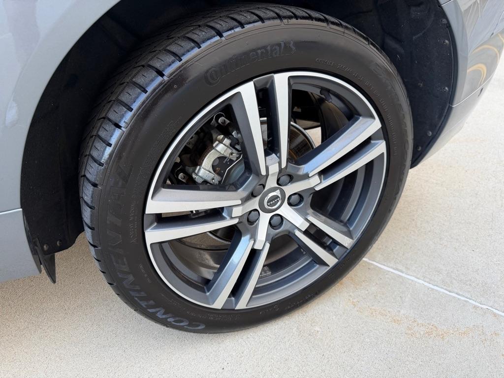 Volvo XC60 T5 Momentum AWD 2019