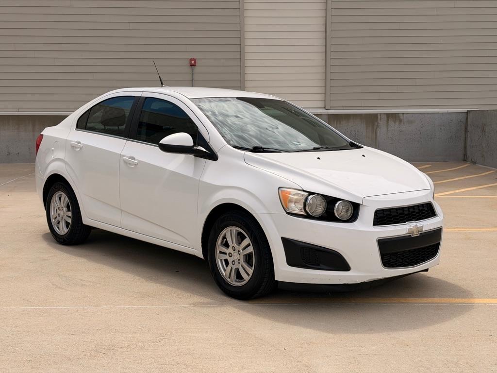 Chevrolet Sonic LT Manual Sedan 2013