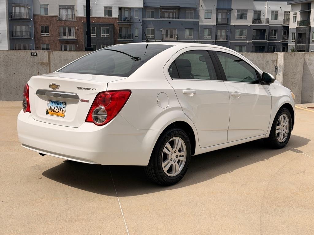 Chevrolet Sonic LT Manual Sedan 2013