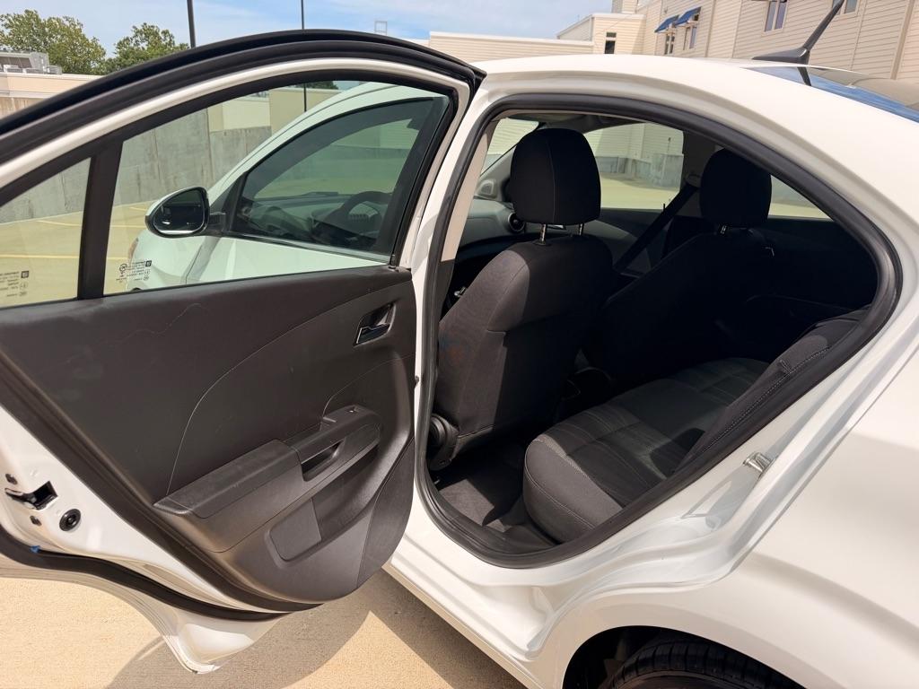 Chevrolet Sonic LT Manual Sedan 2013