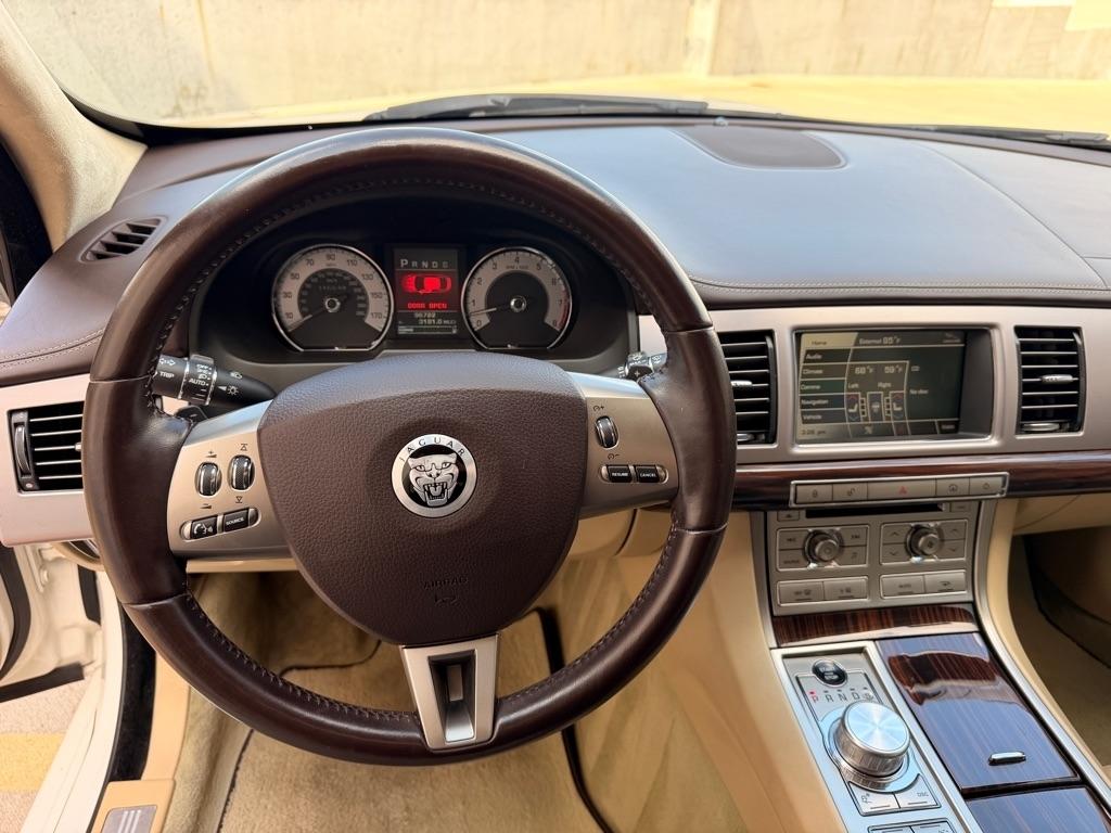 Jaguar XF-Series Premium Luxury 2010