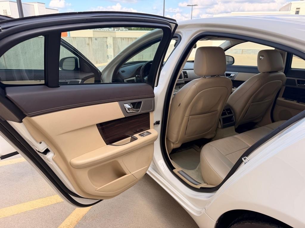 Jaguar XF-Series Premium Luxury 2010