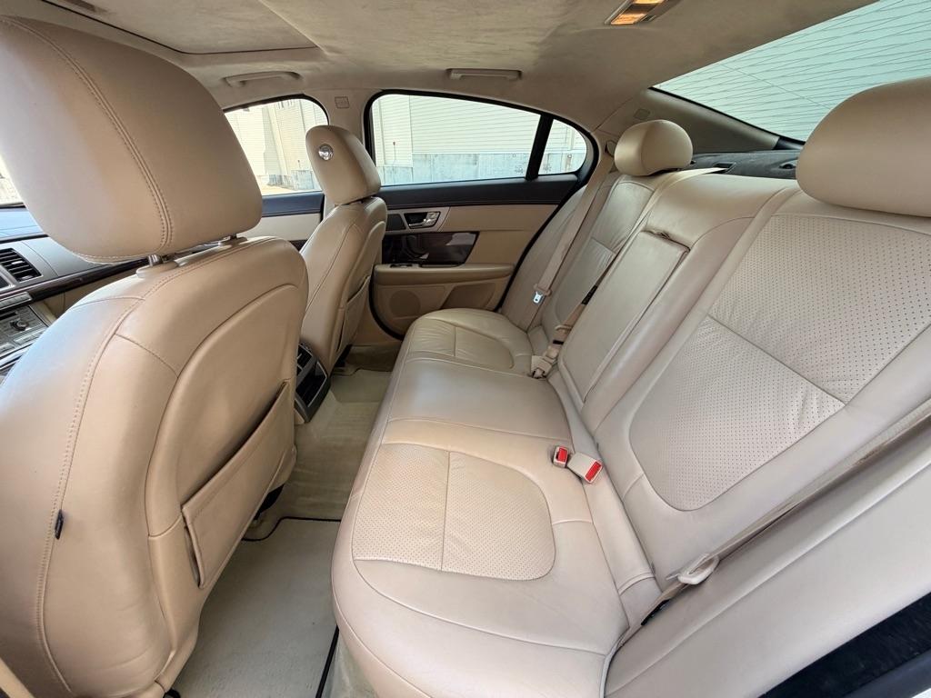 Jaguar XF-Series Premium Luxury 2010