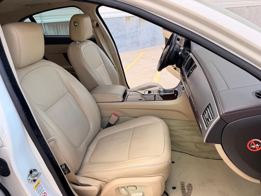 Jaguar XF-Series Premium Luxury 2010