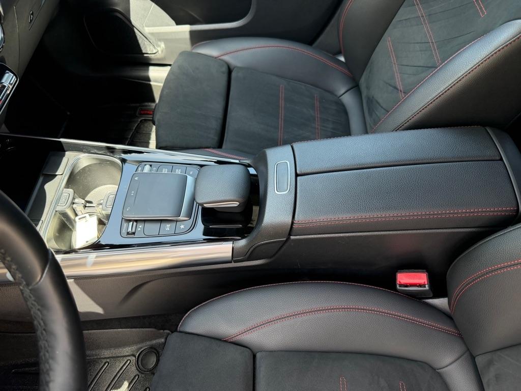 Mercedes-Benz GLA-Class GLA250 4MATIC 2023