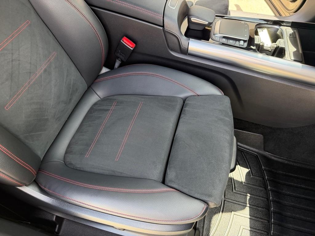Mercedes-Benz GLA-Class GLA250 4MATIC 2023