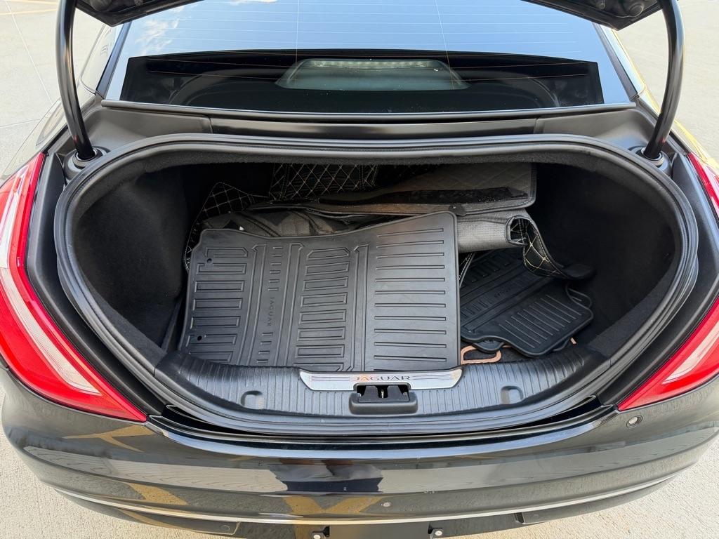 Jaguar XJ-Series XJL Portfolio 2018