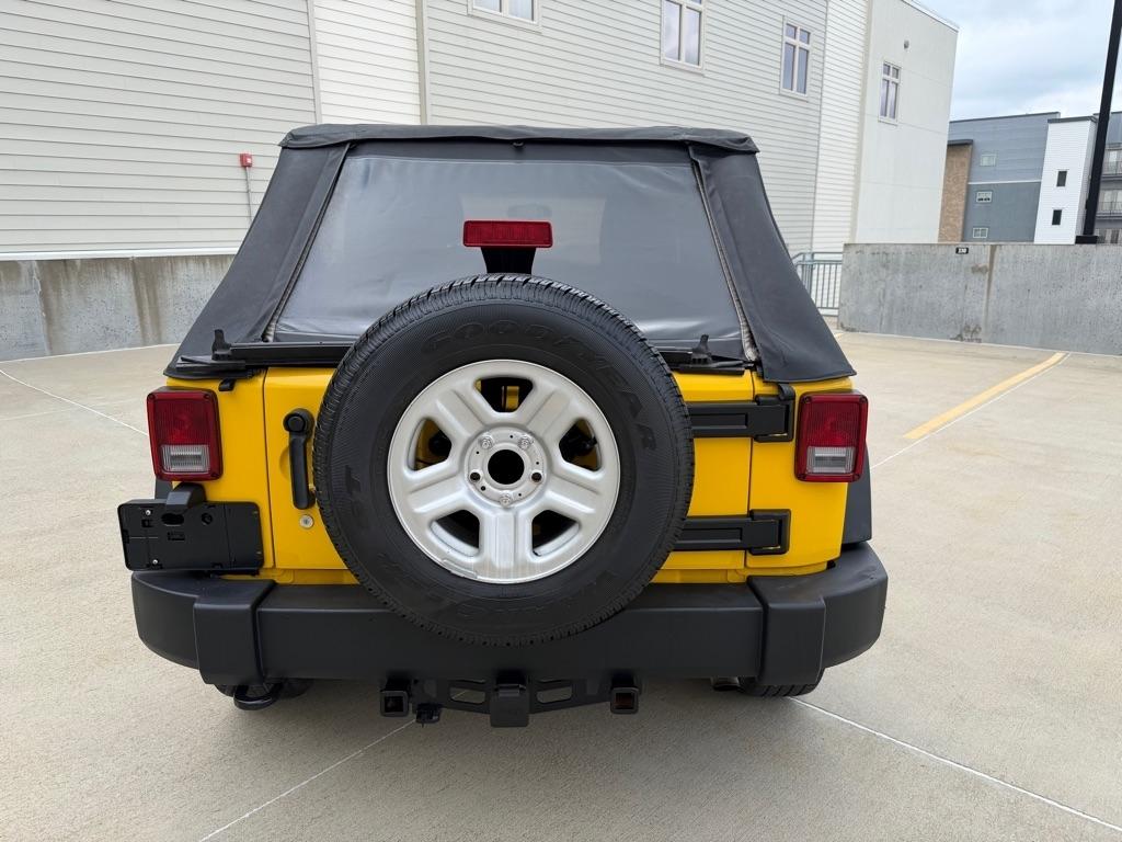 Jeep Wrangler Unlimited Sport 4WD 2011