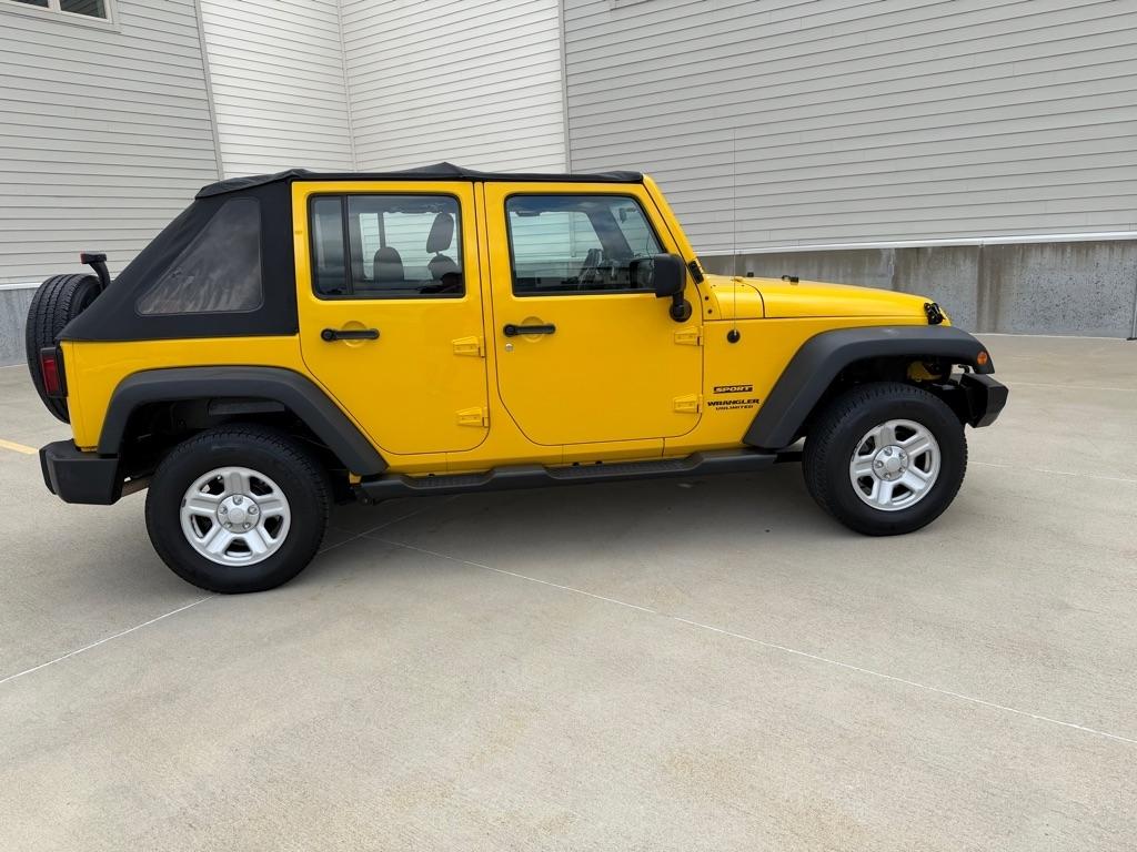 Jeep Wrangler Unlimited Sport 4WD 2011