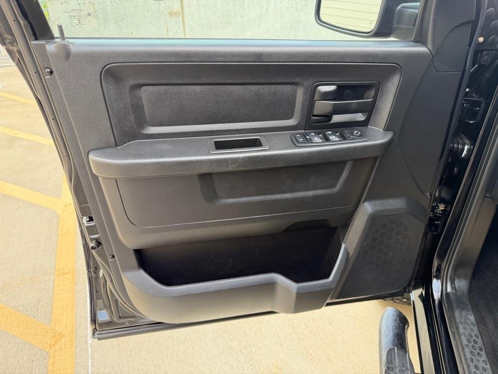 RAM 1500 Tradesman Crew Cab SWB 4WD 2014
