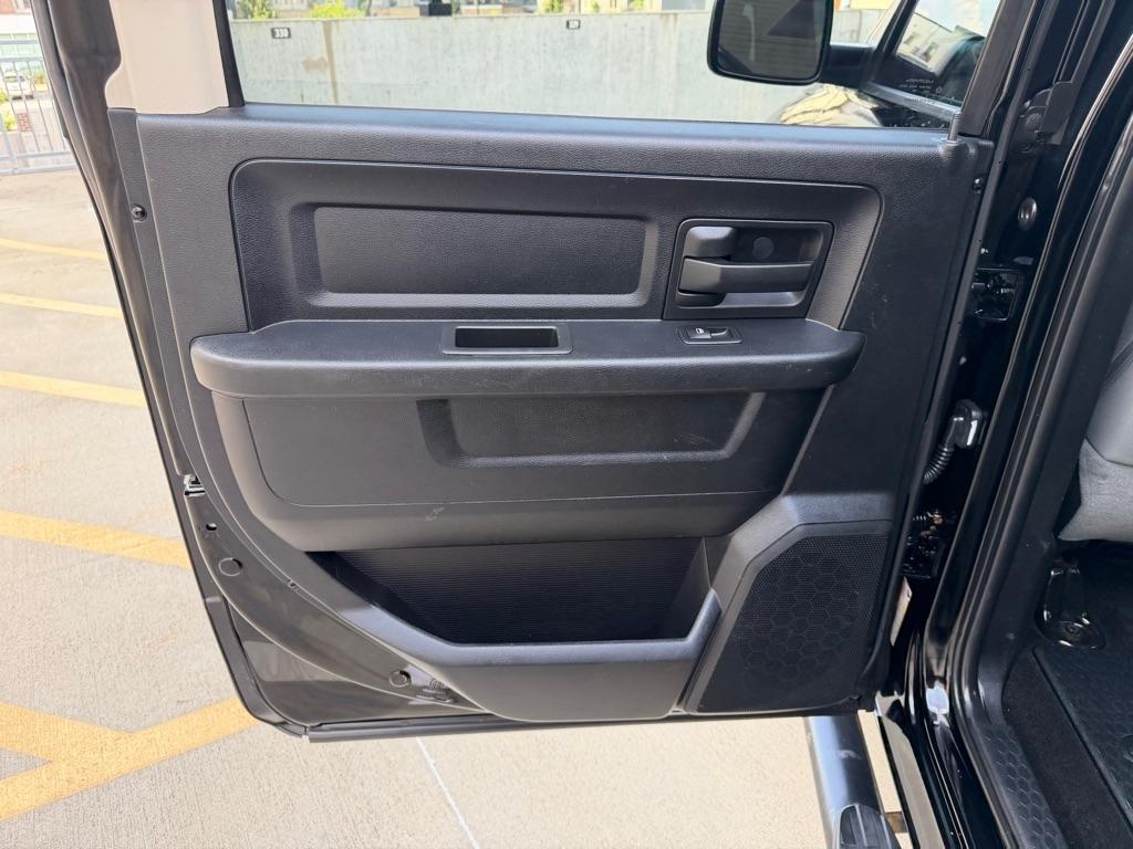RAM 1500 Tradesman Crew Cab SWB 4WD 2014