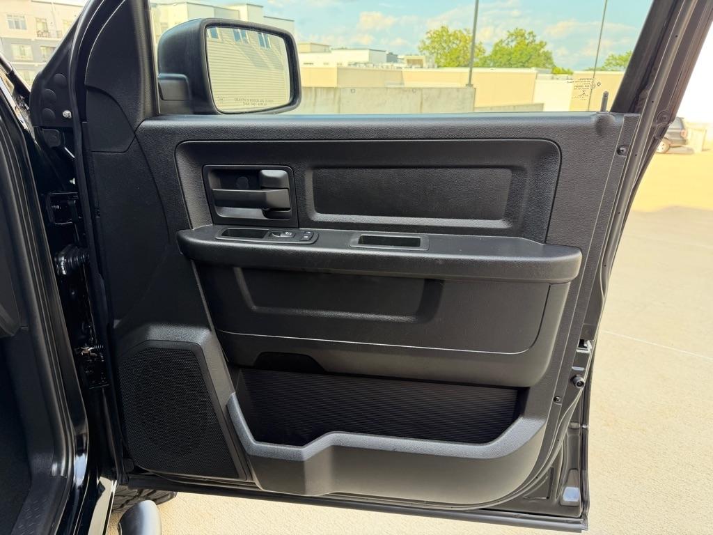 RAM 1500 Tradesman Crew Cab SWB 4WD 2014