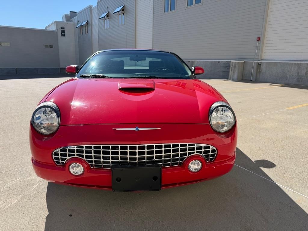Ford Thunderbird Deluxe 2002