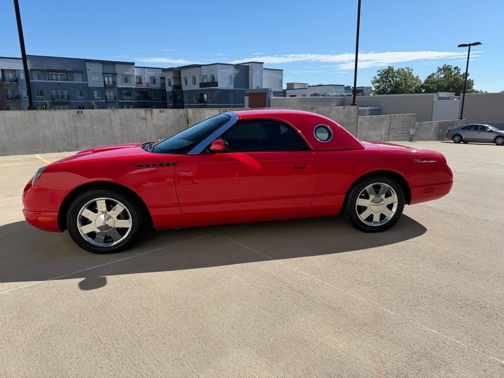 Ford Thunderbird Deluxe 2002
