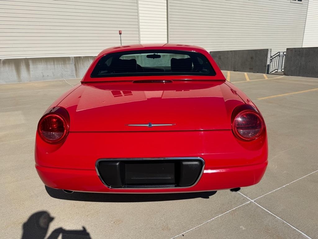 Ford Thunderbird Deluxe 2002