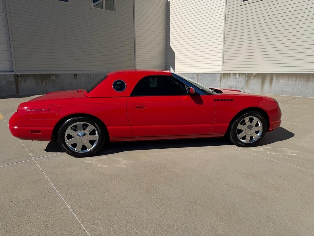 Ford Thunderbird Deluxe 2002