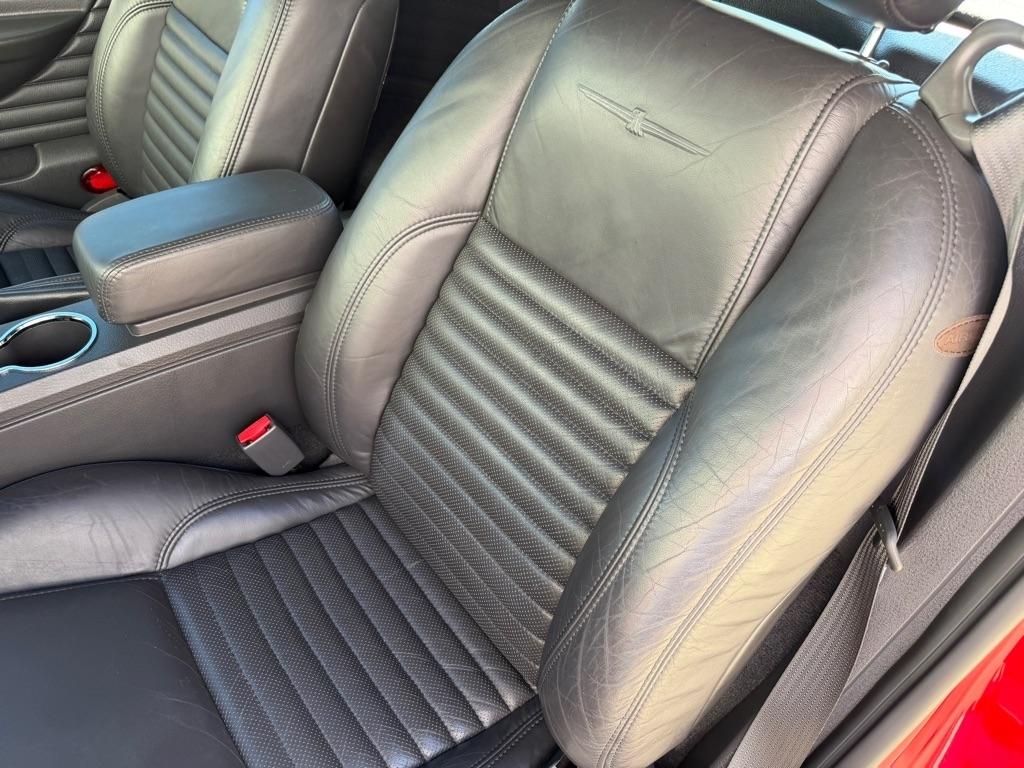 Ford Thunderbird Deluxe 2002