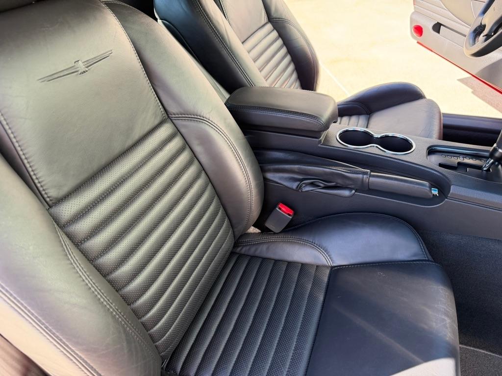 Ford Thunderbird Deluxe 2002