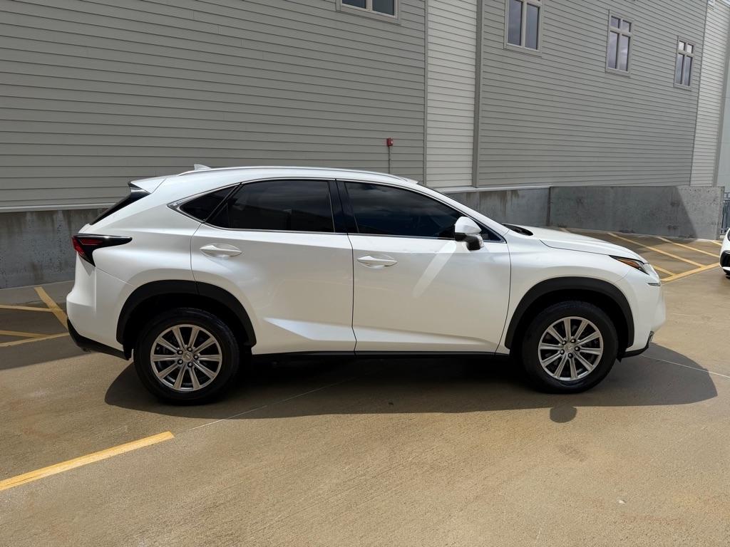 Lexus NX 200t FWD 2017