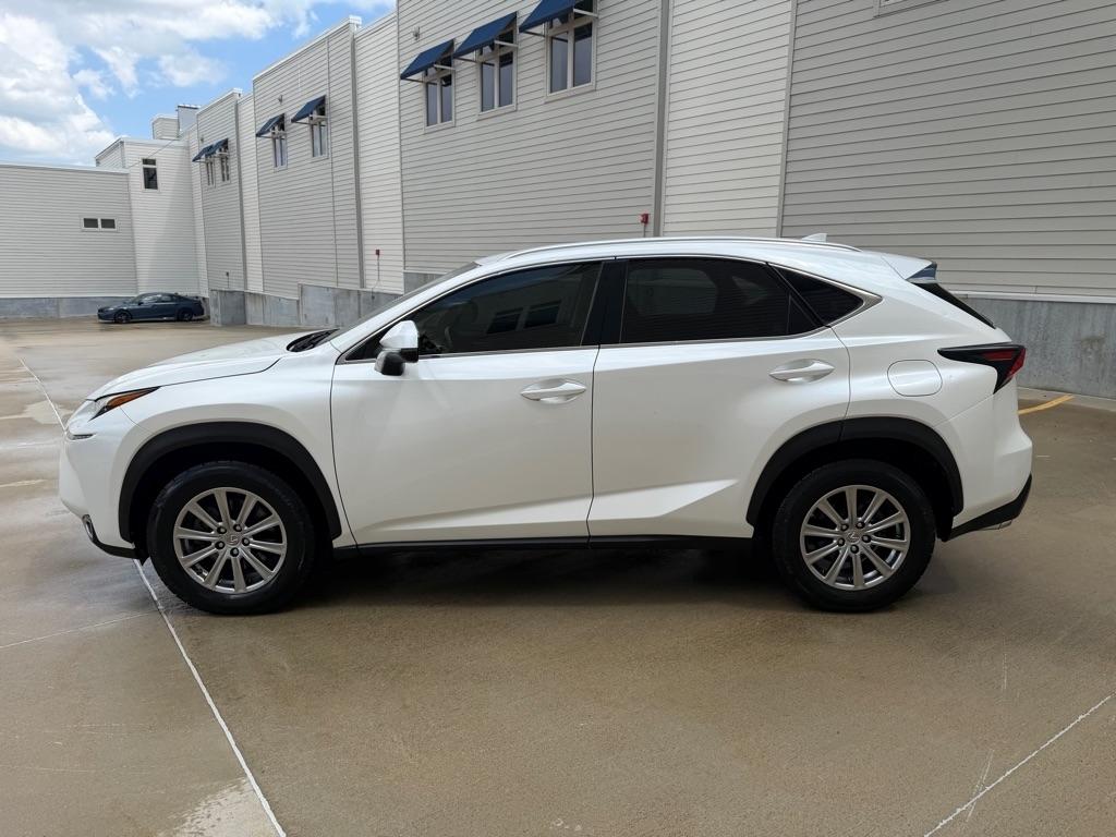 Lexus NX 200t FWD 2017