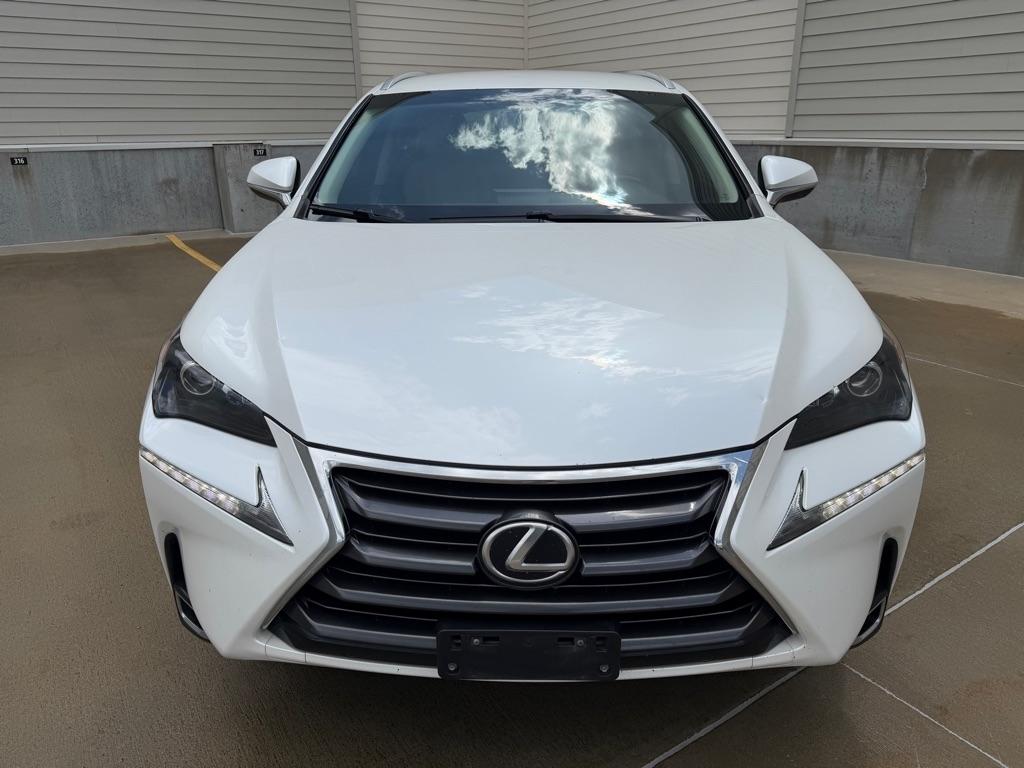Lexus NX 200t FWD 2017
