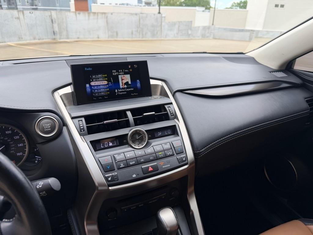 Lexus NX 200t FWD 2017