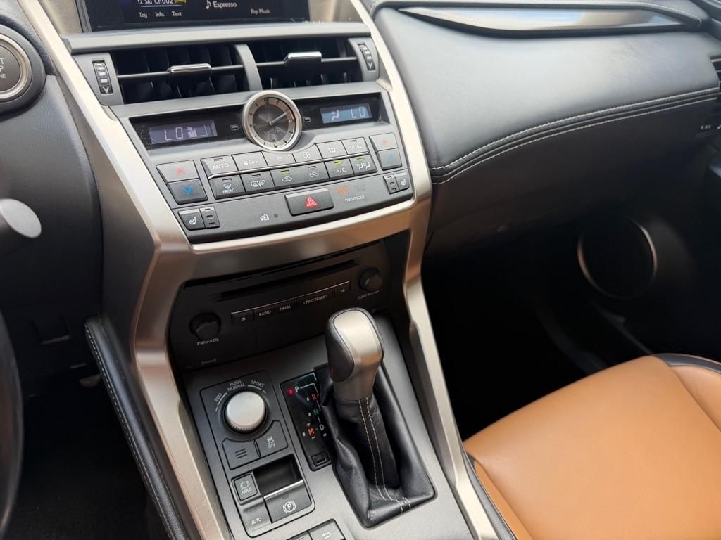 Lexus NX 200t FWD 2017