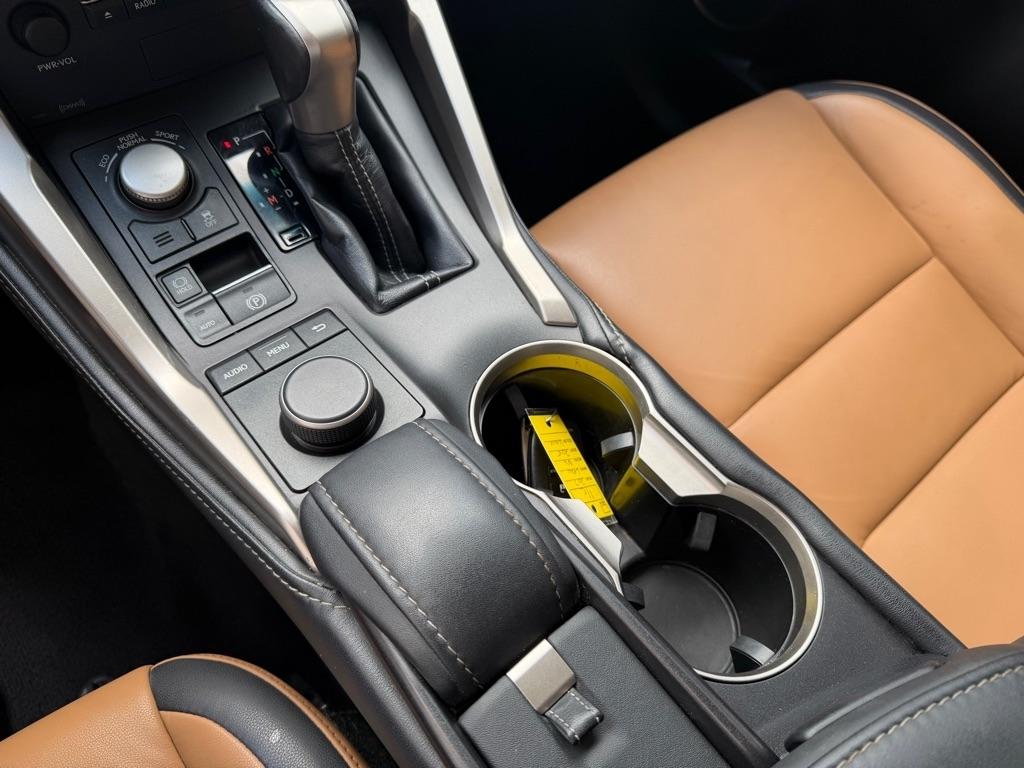 Lexus NX 200t FWD 2017