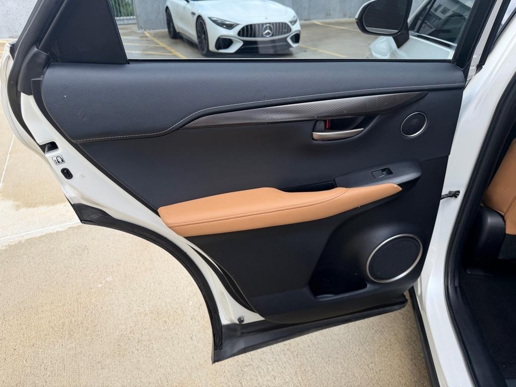 Lexus NX 200t FWD 2017