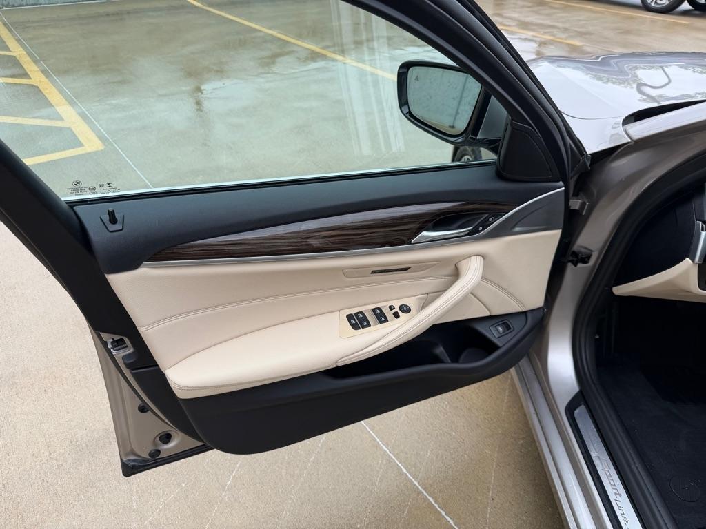 BMW 5-Series 530i xDrive 2019