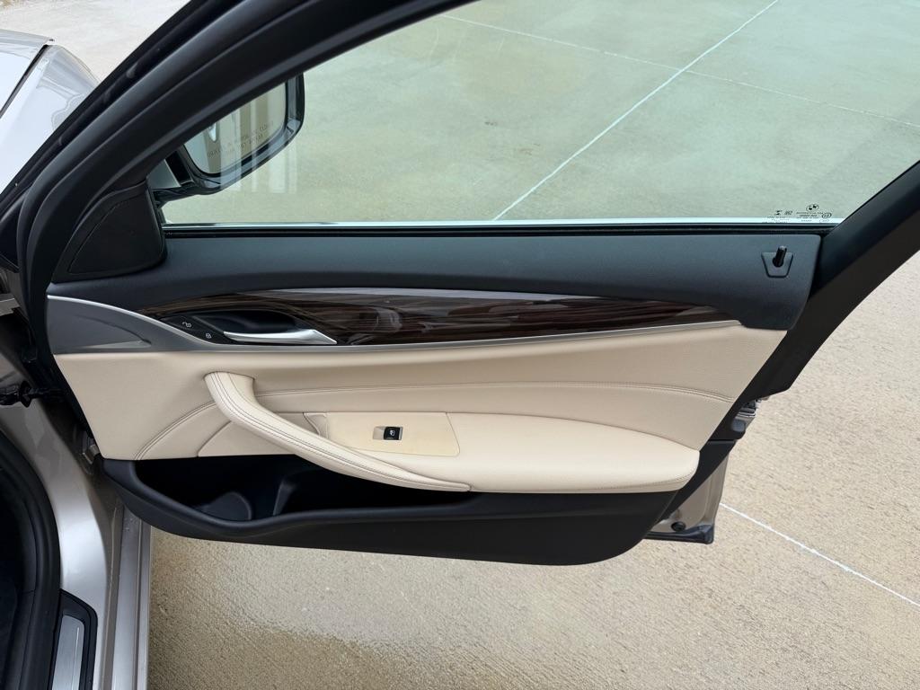 BMW 5-Series 530i xDrive 2019