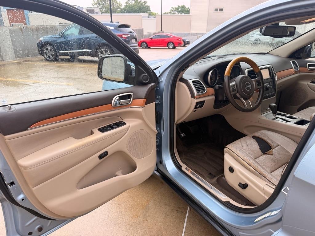 Jeep Grand Cherokee Overland 2WD 2012