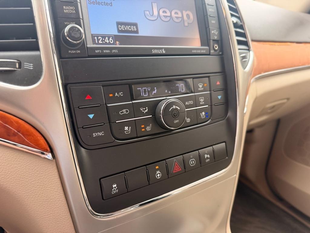 Jeep Grand Cherokee Overland 2WD 2012