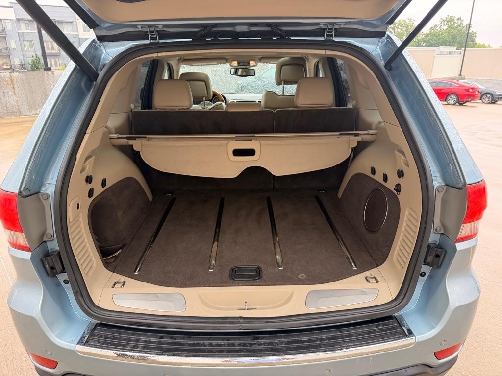 Jeep Grand Cherokee Overland 2WD 2012