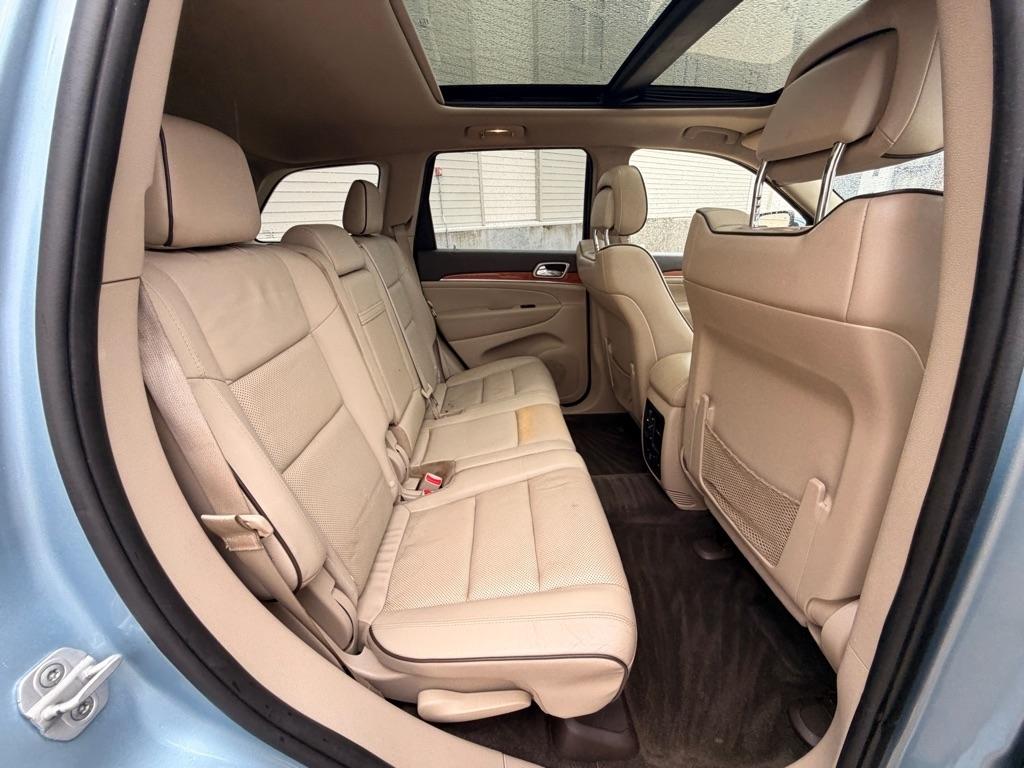 Jeep Grand Cherokee Overland 2WD 2012