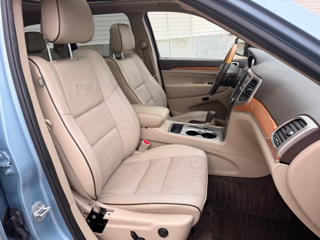 Jeep Grand Cherokee Overland 2WD 2012