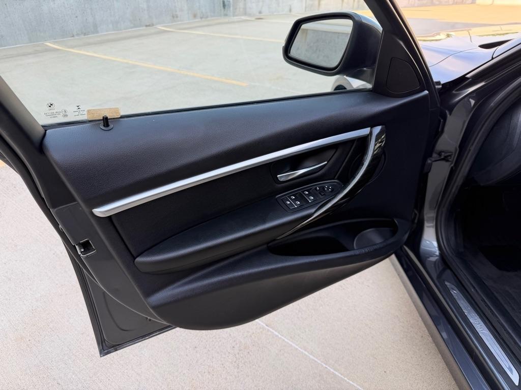 BMW 3-Series 328i xDrive Sedan 2016