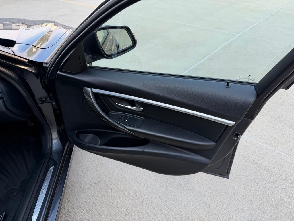 BMW 3-Series 328i xDrive Sedan 2016