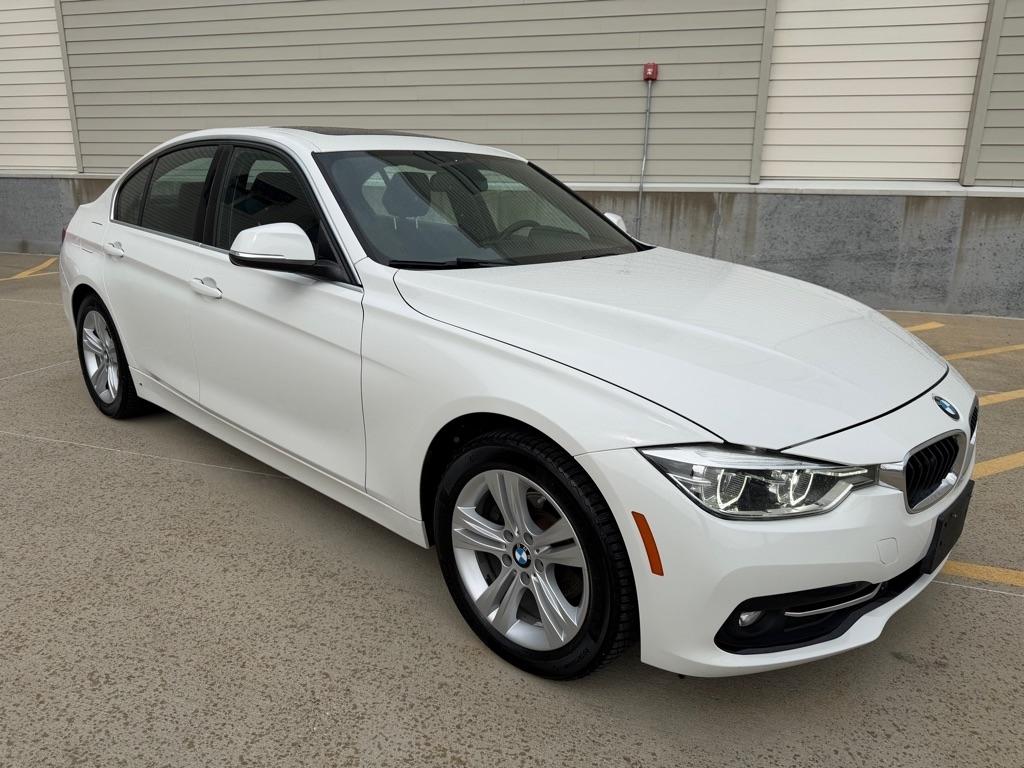2018 BMW 3-Series 330i xDrive SULEV Sedan