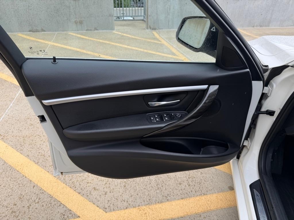 BMW 3-Series 330i xDrive SULEV Sedan 2018