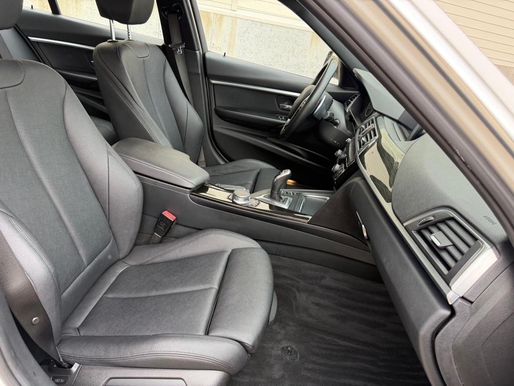 BMW 3-Series 330i xDrive SULEV Sedan 2018